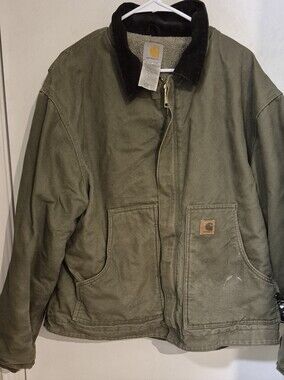 Vintage Carhartt Olive Green Sherpa-Lined Canvas Jacket with Black Collar Sz.XL